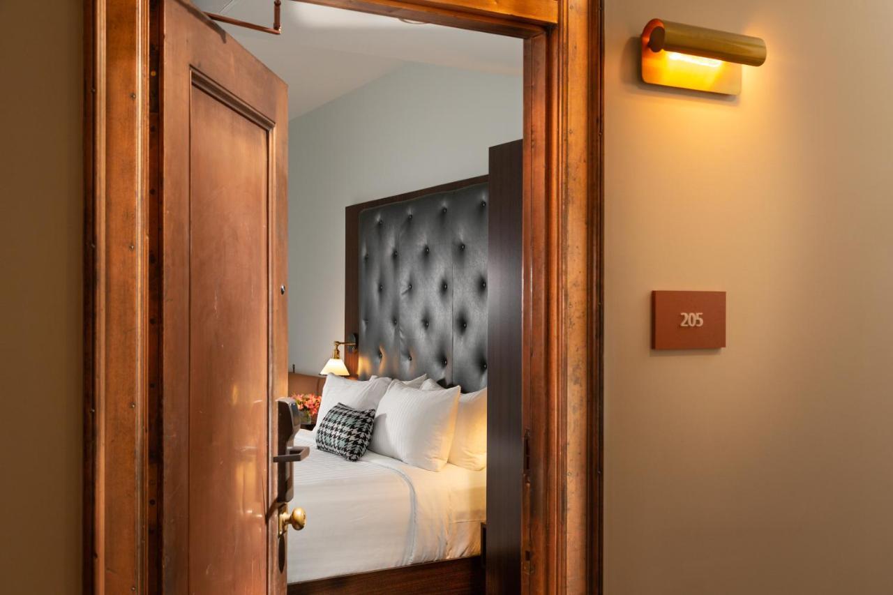 Deluxe King Room,1297335283:JPEG